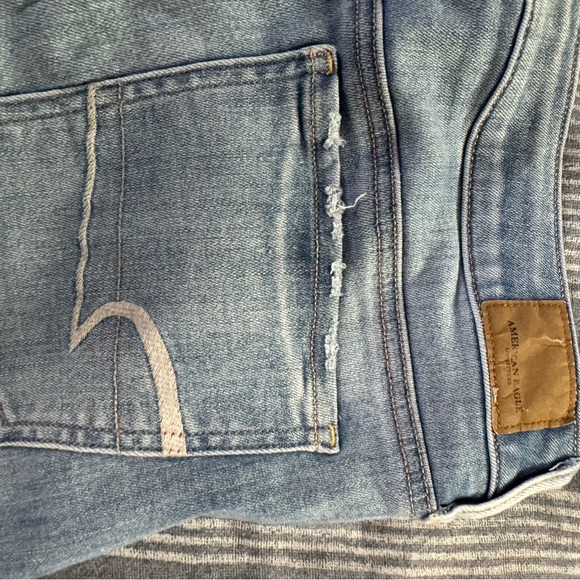 American Eagle Outfitters Light Blue Stretch Jeans - Picture 10 of 10